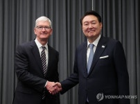 팀 쿡 애플 CEO 접견한 윤석열 대통령