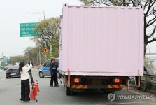 다코스강서출장사업소 | 과적 차량 단속 나선 강서도로사업소 단속원들