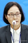 답변하는 안진 광주자치경찰위원회 위원장
