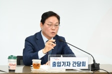 BSBIO 과천지사 | 박완수 경남지사 "우주항공의 날 기념식 과천 개최, 매우 유감"