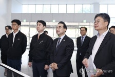 박홍근 기획예산처 장관, 국산 태양광 패널 제조업체 현장방문