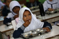한일식당(한일내장집단급식소) | 인니, '집단식중독·예산 논란' 무상급식 사업 책임자 경질