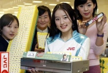 35개 비디오 테이프를 잡아라!