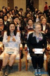 이인유통이소연 | 한국여성지도자상 이소연씨와 이인복 교수