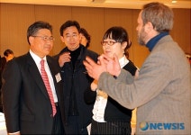 맹이네수제청.담소카페 | 담소 나누고 있는 박맹우 시장