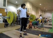 훈련중인 역도대표팀