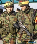 국군복지단공사지구대 | 순찰 근무서는 장병들