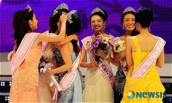 이성혜헤어숍 | 동료들 축하받는 이성혜