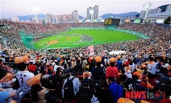 부산 사직야구장 입장료 평균 60%↑…물가상승률 4배