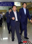 (주)한제피앤에스(1종) | 개성공단 향하는 한재권 개성공단기업협회 회장