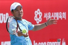 공격하는 이형택