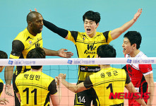 시몬, 서브득점이다!