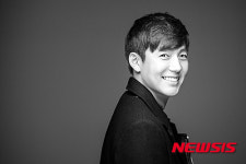 이정진, 첫 사진전 ‘모어 오브 JJ’…수익금 기부