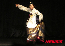 인문예술연구원(춤추는별) | 해외명예전승자 공연 시리즈 2, "인문학으로 풀어내는 춤관"
