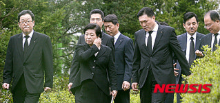 (주)선영(1종) | 금강산 대신 선영 찾은 현정은 회장