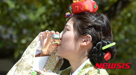 漢 酒 한주 | 성년이 되어 맛보는 '술'