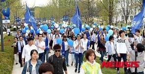 백양고 담장화단 일원 | 백양로 걷는 학생들