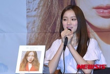 '비 조이풀(BE JOYFUL)' 인사말하는 이성경
