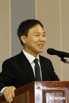만성TOP탁구클럽 | '제9회 공감언론 뉴시스 전북배 탁구대회' 인사말하는 김승수 전주시장