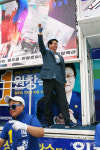 원주홈플러스네이처리퍼블릭 | 원창묵 민주당 원주시장 후보 원주 홈플러스 사거리에서 "한표" 호소