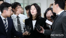 법원 나가는 조윤선 전 문화체육관광부 장관