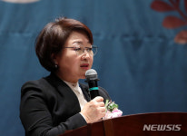 조미숙 헤어샾 | 인사말하는 조미숙 한국식생활교육학회장