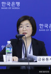 문소종합가스 | 브리핑하는 문소상 금융통계부장