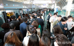 계산역 지하승강장 | '출근길 1만명 꽉꽉' 계양역…승강장 폭 7.5m 더 늘린다