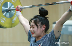 한소진아시아마트 | 한소진, 아시아역도선수권 여자 64㎏급 한국에 첫 메달