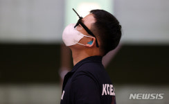 김모진헤어미가 | 잠시 생각에 잠긴 김모세
