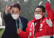 윤석열 '오케이 빠르게 가'