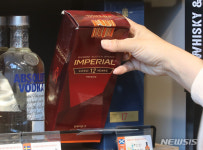 이마트24 양주메트하임점 | '홈술' 위스키 인기, 편의점서 막걸리보다 양주 더 팔렸다