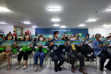 엄창옥 대구시교육감 후보 공약발표…"선대본, 강은희 후보 최소한 예의지켜라"