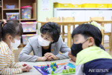 박순애헤어콜렉션 | 박순애, 취임 후 첫 학교 방문…"학업 결손 지속적 보완"