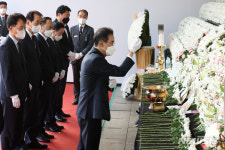 합동분향소 찾은 이성희 농협중앙회 회장