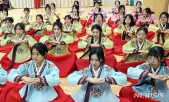 CU 동서대 학생회관 | 전통문화 체험하는 중국 학생들