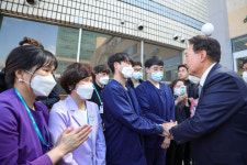 청주 한국병원 방문한 윤석열 대통령