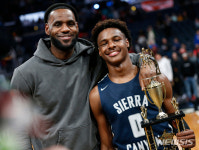 '르브론 아들' 브로니, NBA 신인 드래프트 참가 신청