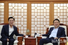 에프엠충청지사 | "충청은 하나" 김태흠 충남지사 충북도청서 특강