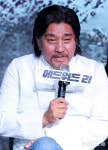 인사말 하는 에드워드 리