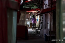 학성철거인력공사 | 서울 '미아리텍사스' 강제 철거…철거민과 집행인력 충돌