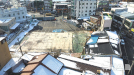 불타 철거한 마트 부지, 공영주차장 개방…주민 환영