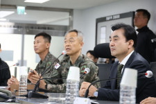 국방부 장관, 수방사 특정경비지구 찾아 대비태세 점검