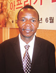 복음씨링인쇄사 - 포항시 남구 | “기증받은 인쇄기로 阿 복음화”… 우간다 패디 와이스와 목사
