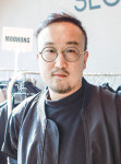 정치학도 출신 브랜드 ‘무홍’ 패션디자이너 김무홍 “디자인 낯설어서 먹히나봐요”
