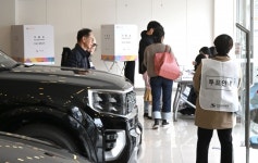 동양자동차구내매점 | 자동차 대리점에 마련된 투표소…유권자에서 고객으로