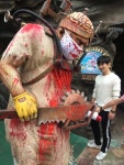 크레이지핫도그앤떡볶이광양읍점 | “죄송합니다” “잘못했어요”…좀비를 향한 그들의 외침