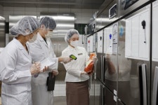 삼성웰스토리경신경주공장 | 삼성웰스토리, 무더위 대비 550여개 급식 사업장 위생 점검