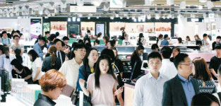 베일 벗은 두타면세점…"송중기 올까…" 유커들 우르르