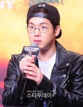 ‘쇼미더머니777’ 매드클라운, 마미손 고무장갑 600개 선물 받아 “이걸 왜 나에게”